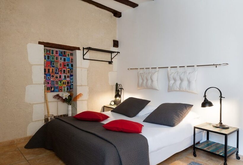 호텔 Hôtel Restaurant Chambre Insolite Spa   Le Xii De Luynes