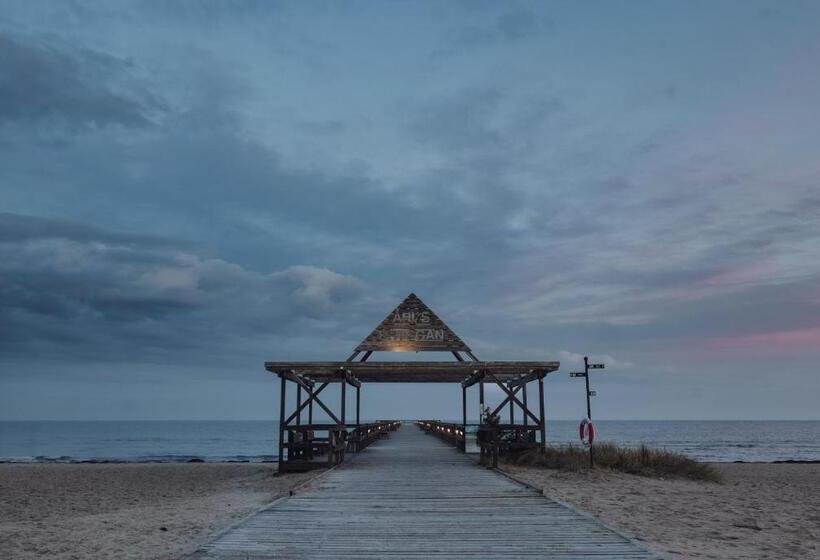 Отель åhus Seaside