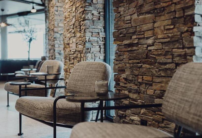 Отель åhus Seaside