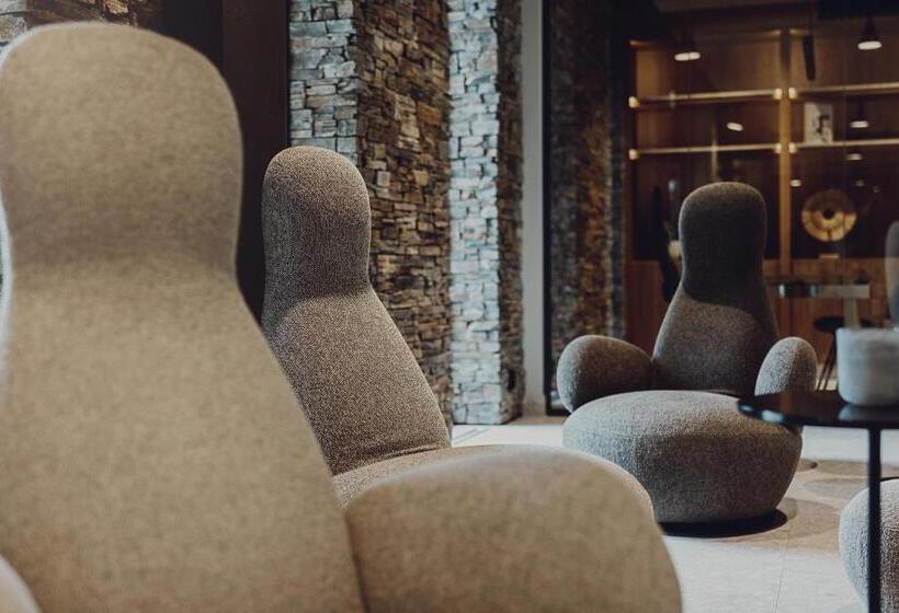 Отель åhus Seaside