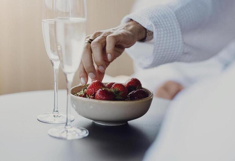 Отель åhus Seaside