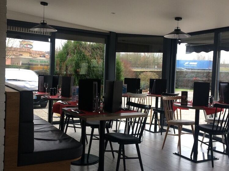 Отель Ibis Styles Rouen Valdereuil