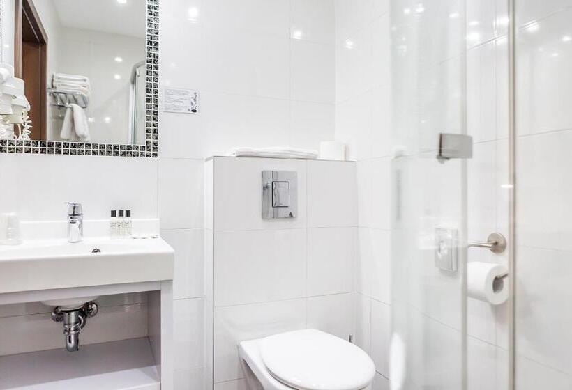 هتل Jantar Wellness & Spa