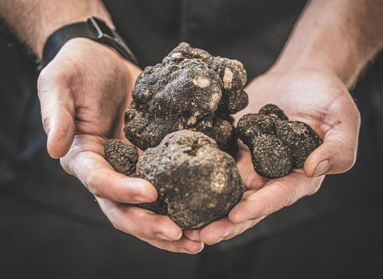 L Outa Hotel Restaurant