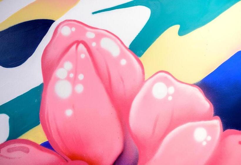 L Outa Hotel Restaurant