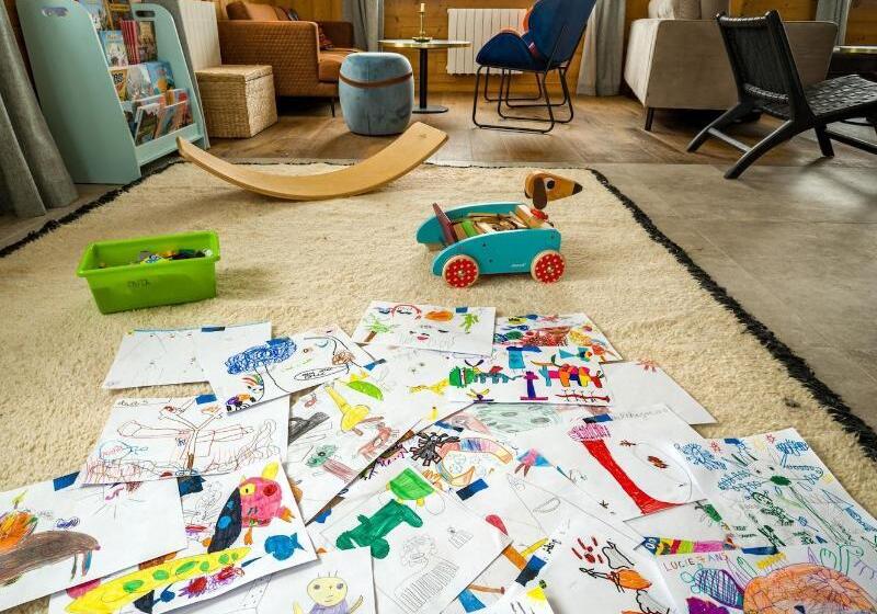 L Outa Hotel Restaurant