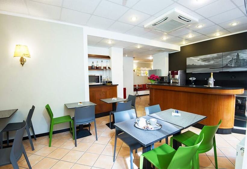 هتل La Camogliese