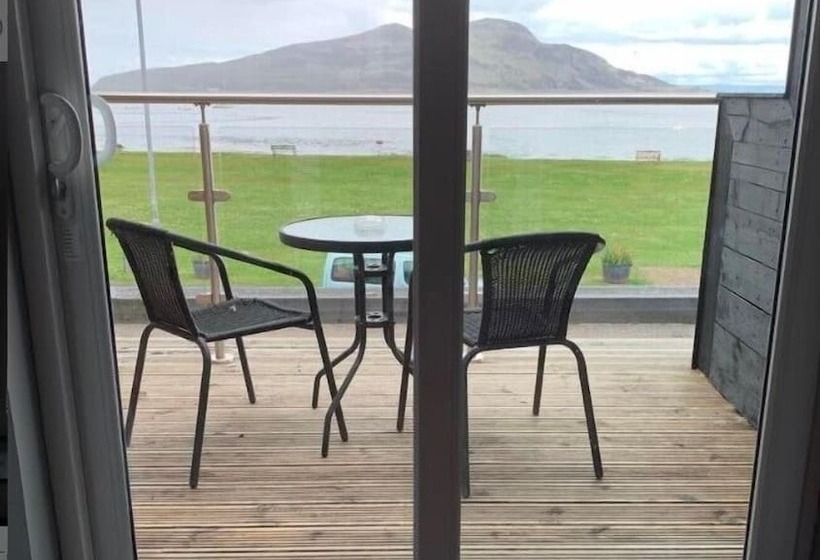 فندق Lamlash Bay