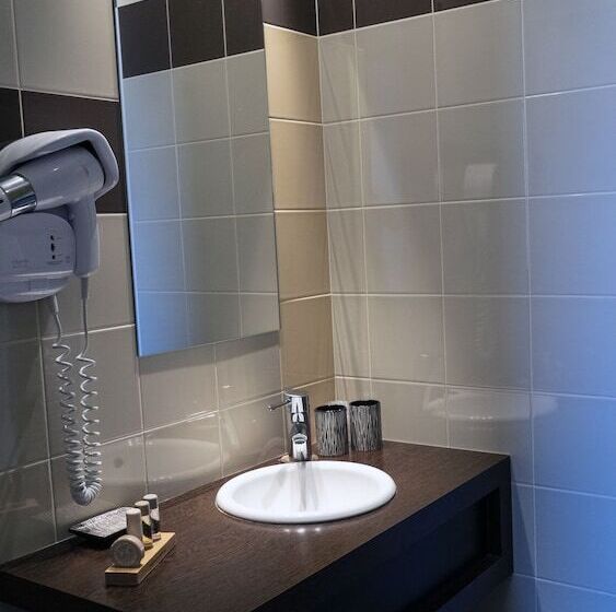 فندق Logis Hôtellerie Les Brisants , Restaurant J M Perochon