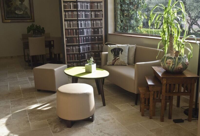 ホテル Les Oliviers