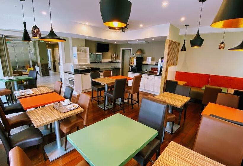 בית מלון כפרי Logis  Le Christina