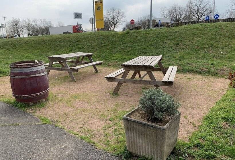 Отель Macon La Salle