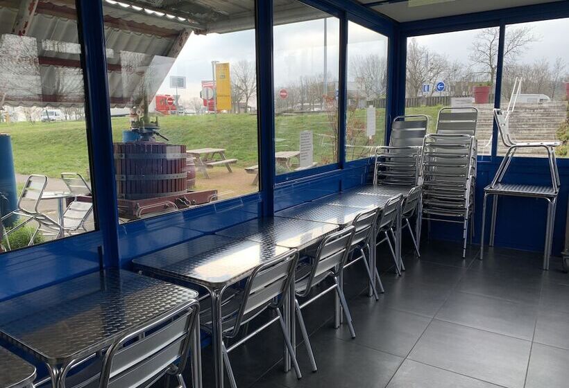 Отель Macon La Salle