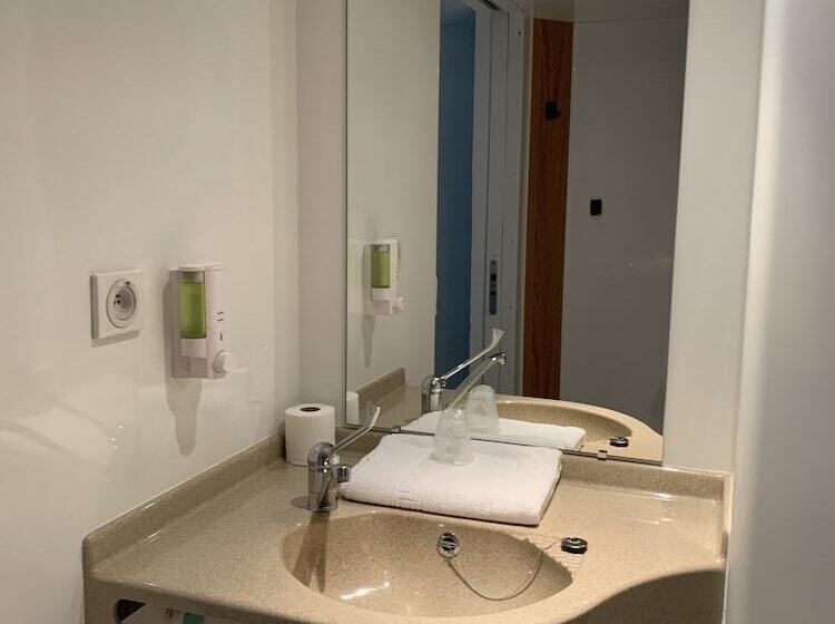 Отель Macon La Salle