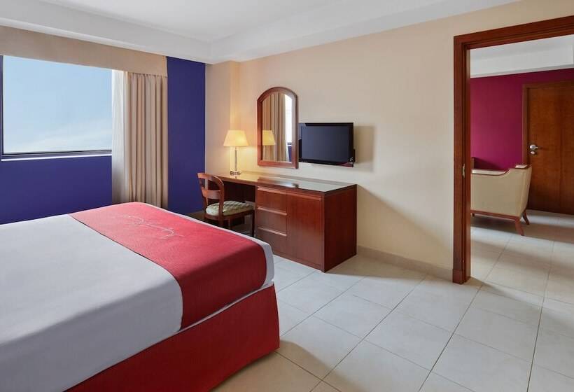 בית מלון כפרי Makarem Al Bait Al Azizia