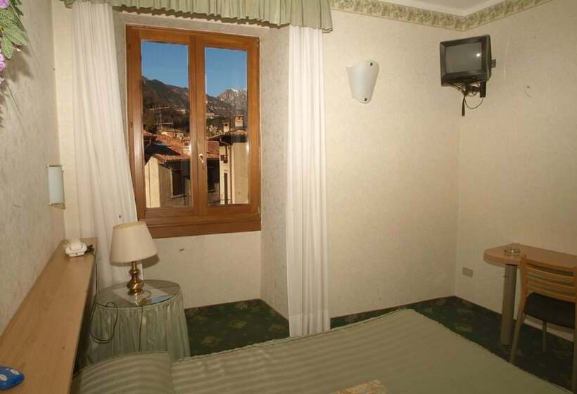 בית מלון כפרי Miralago