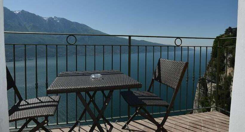 בית מלון כפרי Miralago