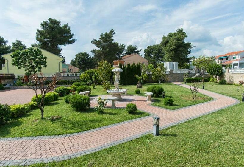 בית מלון כפרי Miramare