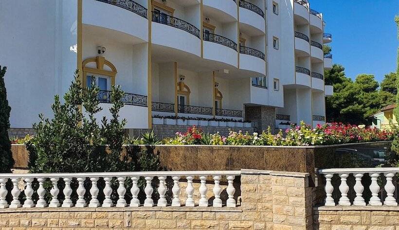 בית מלון כפרי Miramare