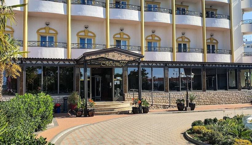 בית מלון כפרי Miramare