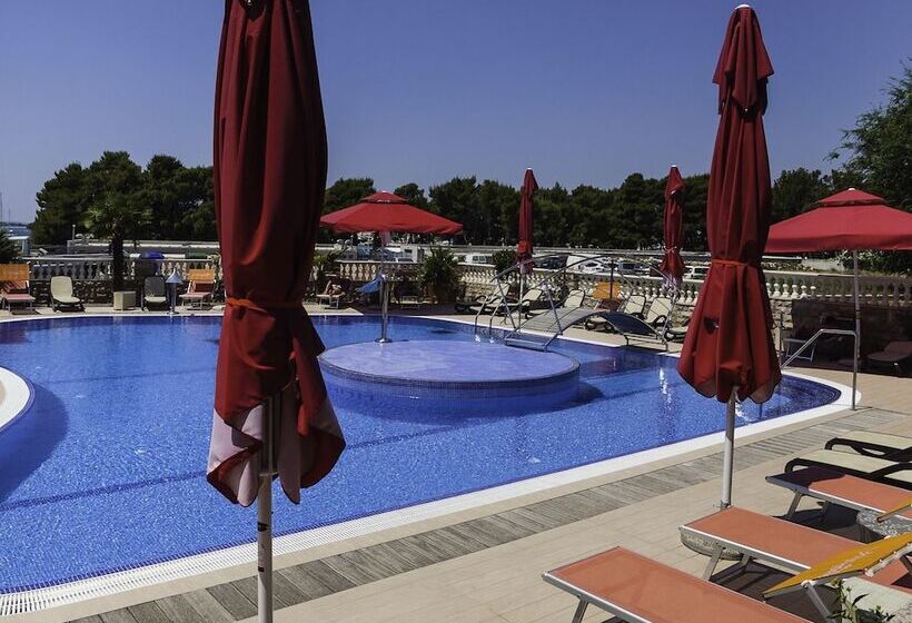 בית מלון כפרי Miramare