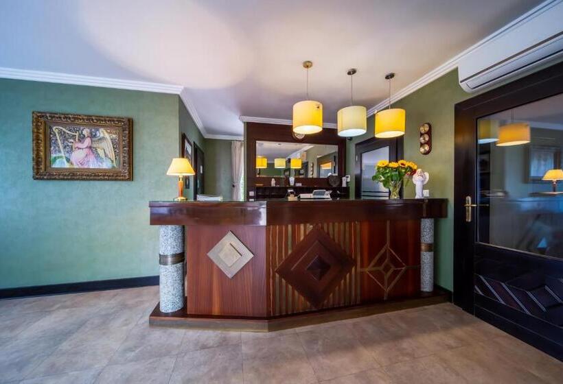 ホテル Modrzewiówka