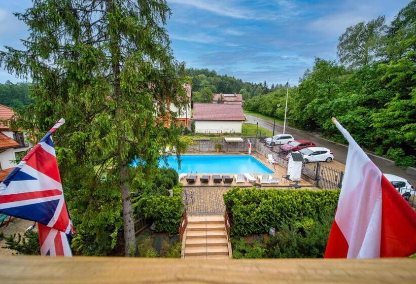 ホテル Modrzewiówka