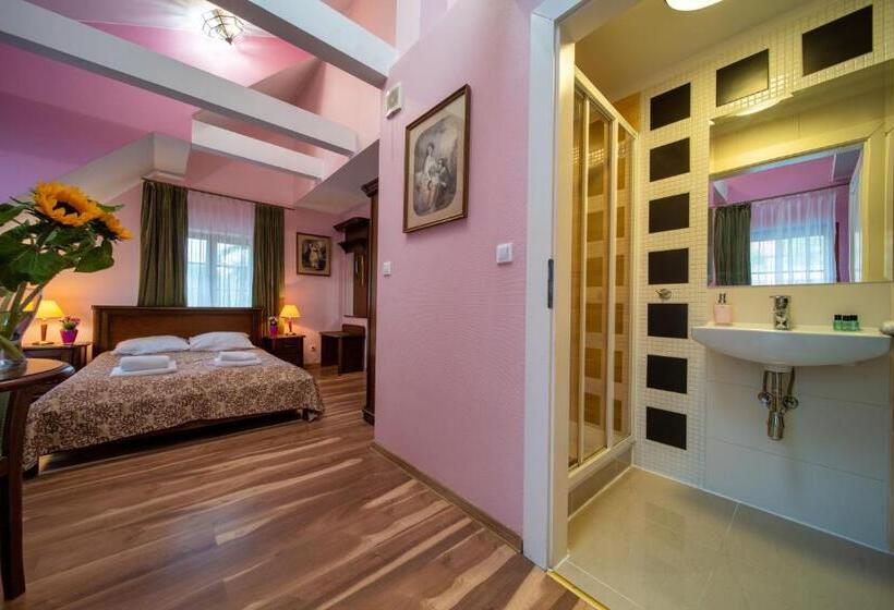 فندق Modrzewiówka