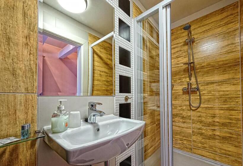 ホテル Modrzewiówka