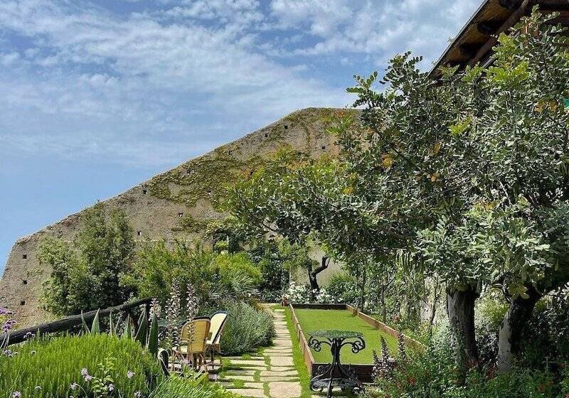 Monastero Santa Rosa Hotel & Spa