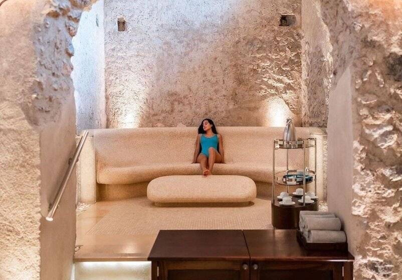 Monastero Santa Rosa Hotel & Spa