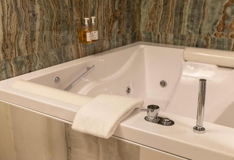 هتل Palazzo Dei Mercanti Dimora & Spa