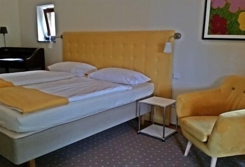 فندق Pension Villa Hennes