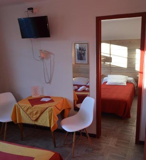 ホテル Hôtel Restaurant Le César