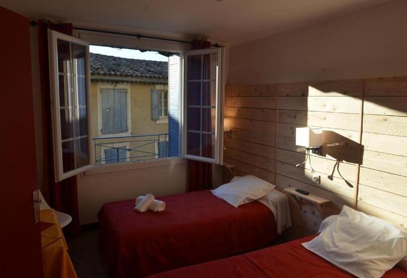 ホテル Hôtel Restaurant Le César