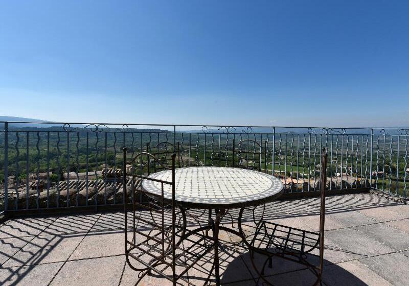 ホテル Hôtel Restaurant Le César