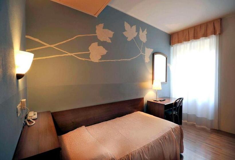 ホテル Ristorante Ai Campi Di Marcello