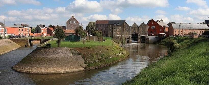 Отель S Hertogenmolens