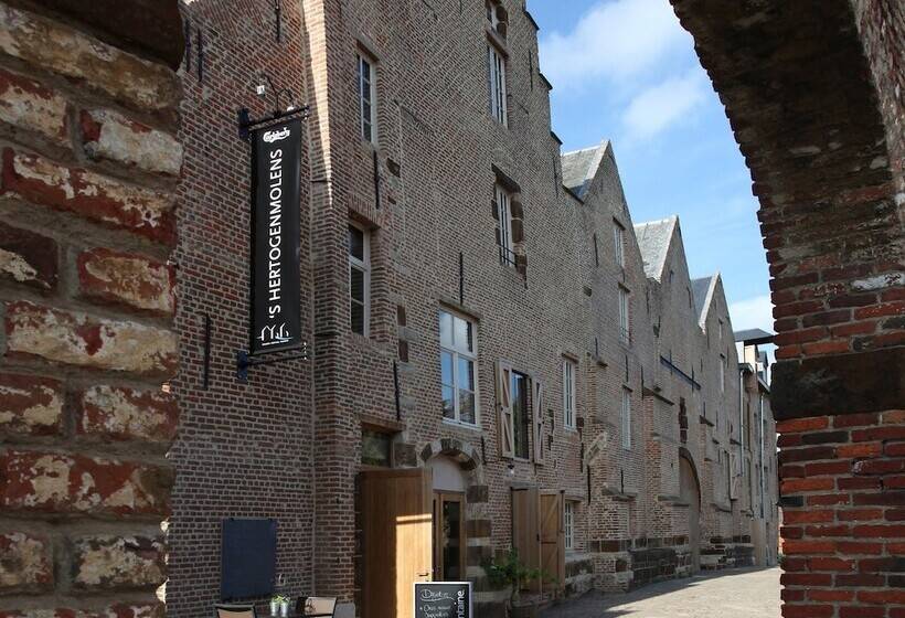Отель S Hertogenmolens