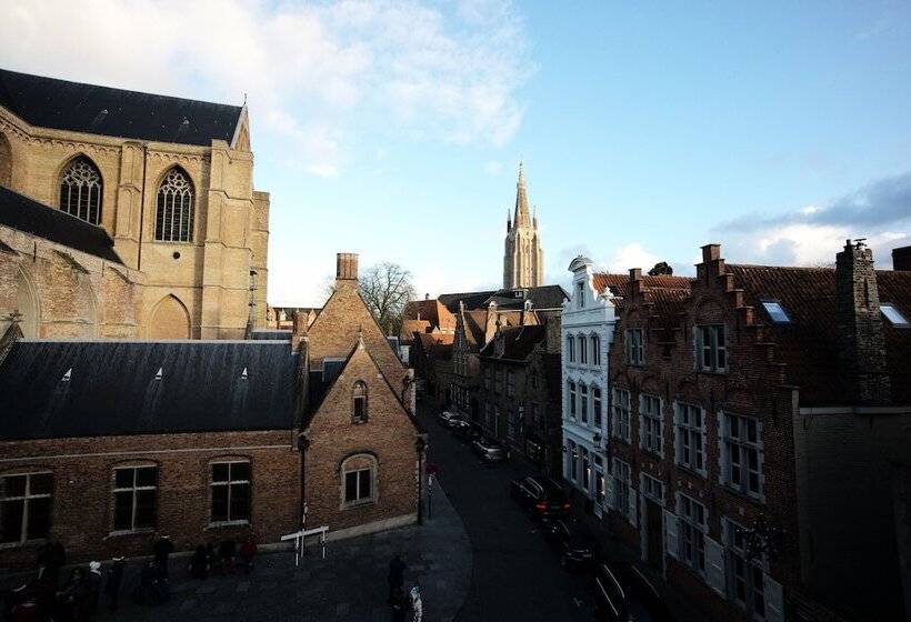 בית מלון כפרי Salvators