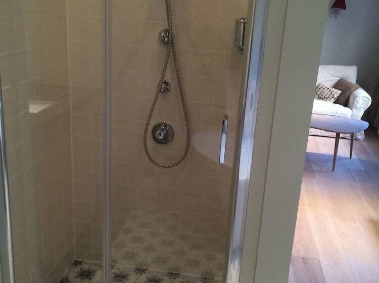 בית מלון כפרי Salvators