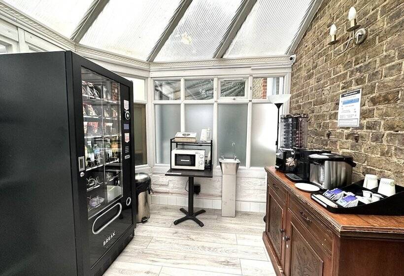 ホテル Sleeplicity London Heathrow