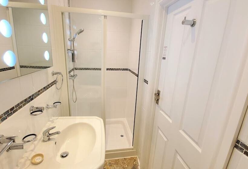 ホテル Sleeplicity London Heathrow