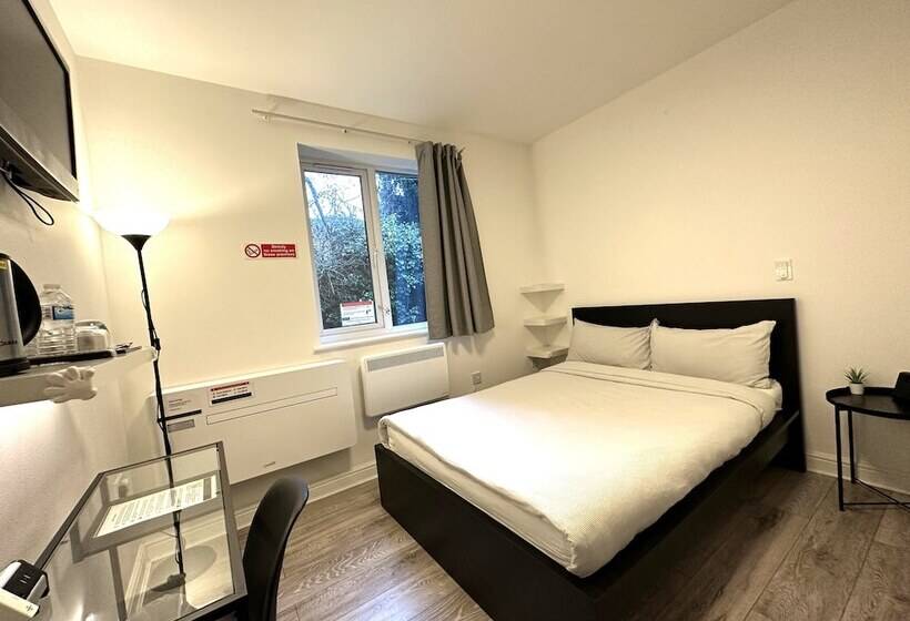 ホテル Sleeplicity London Heathrow