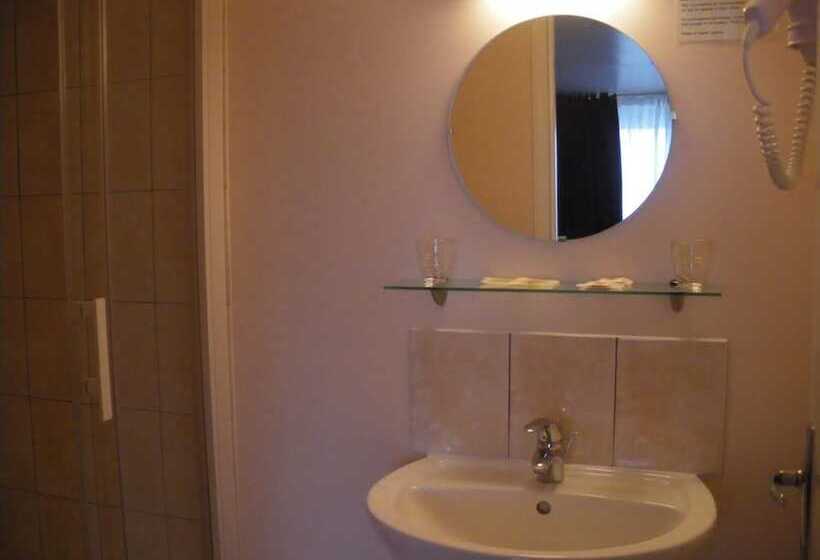 هتل Logis   Hôtel Et Restaurant Le Sof