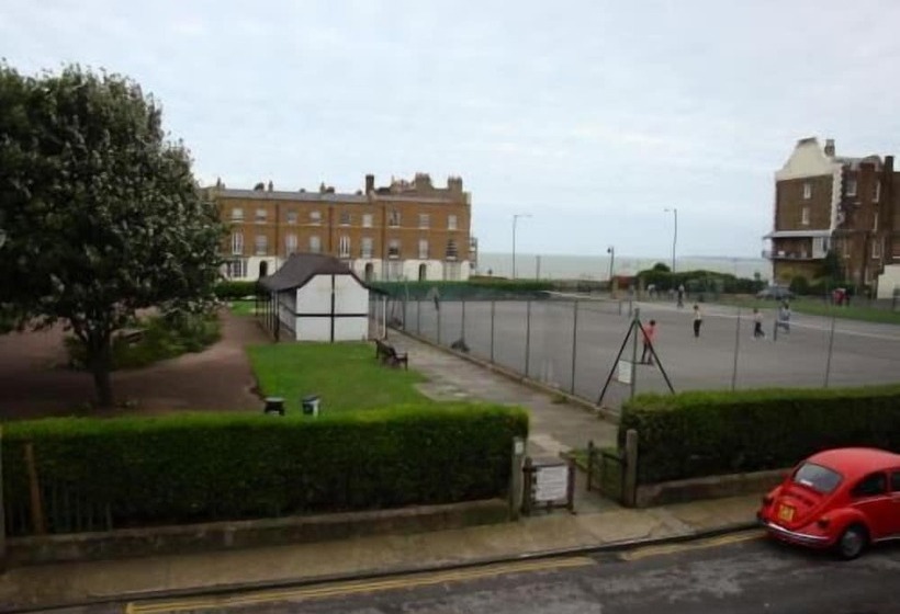 فندق Spencer Court