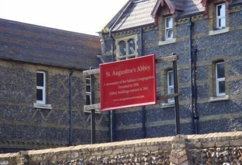 فندق Spencer Court