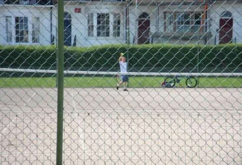 בית מלון כפרי Spencer Court