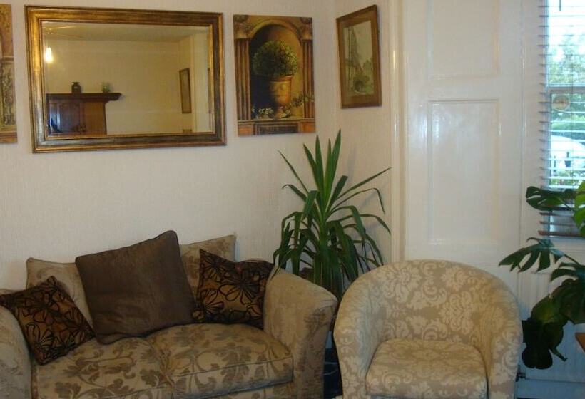 فندق Spencer Court