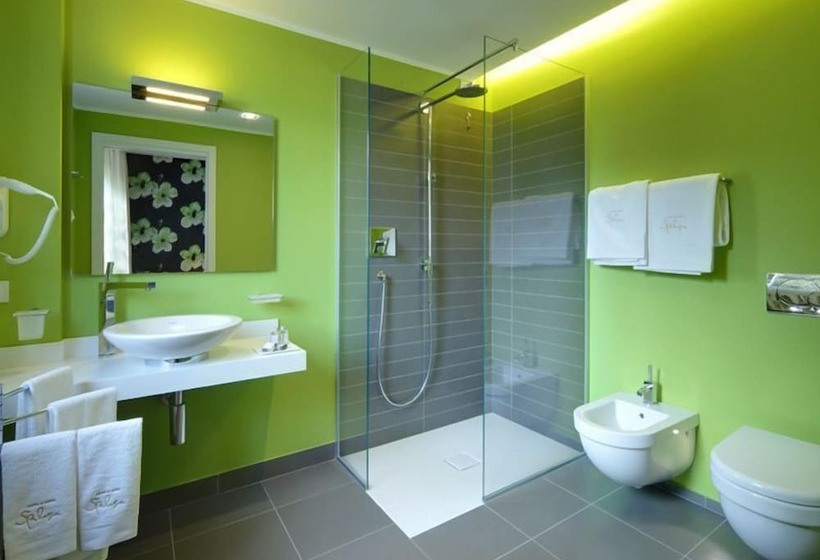 فندق Spluga Sosta &